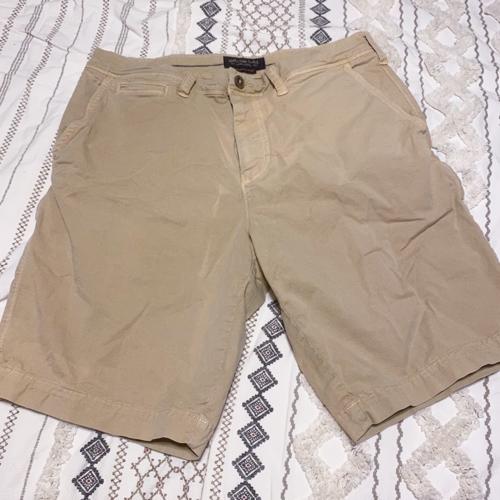 AE Men’s Khaki Shorts